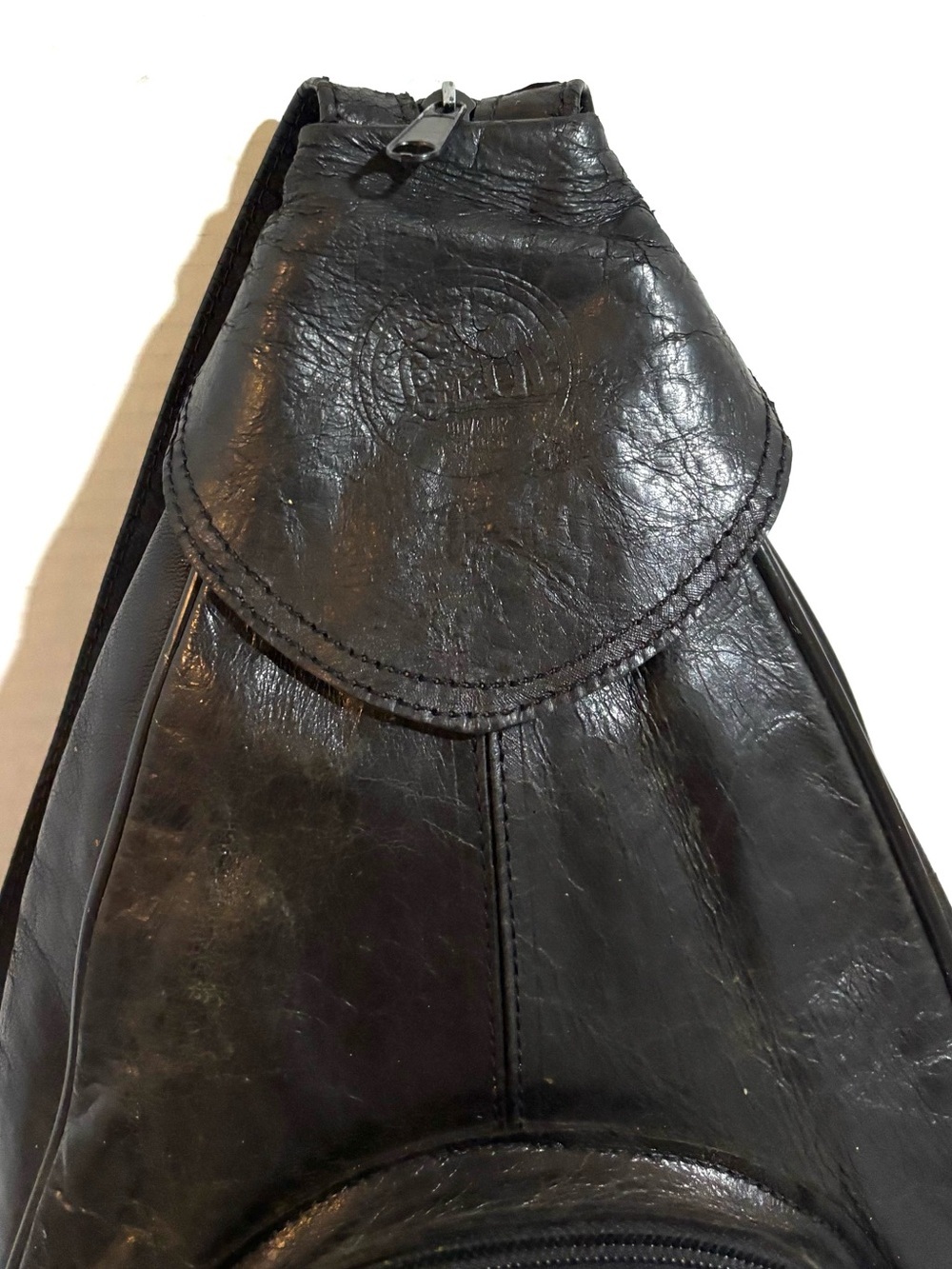 Vintage Black Leather backpack Bag - Picture 6 of 7